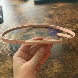 Faux leather belt in baby pink